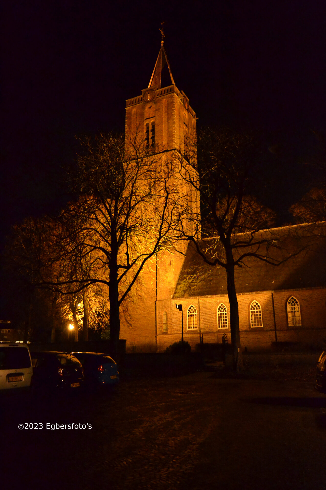 Oude kerk in het licht