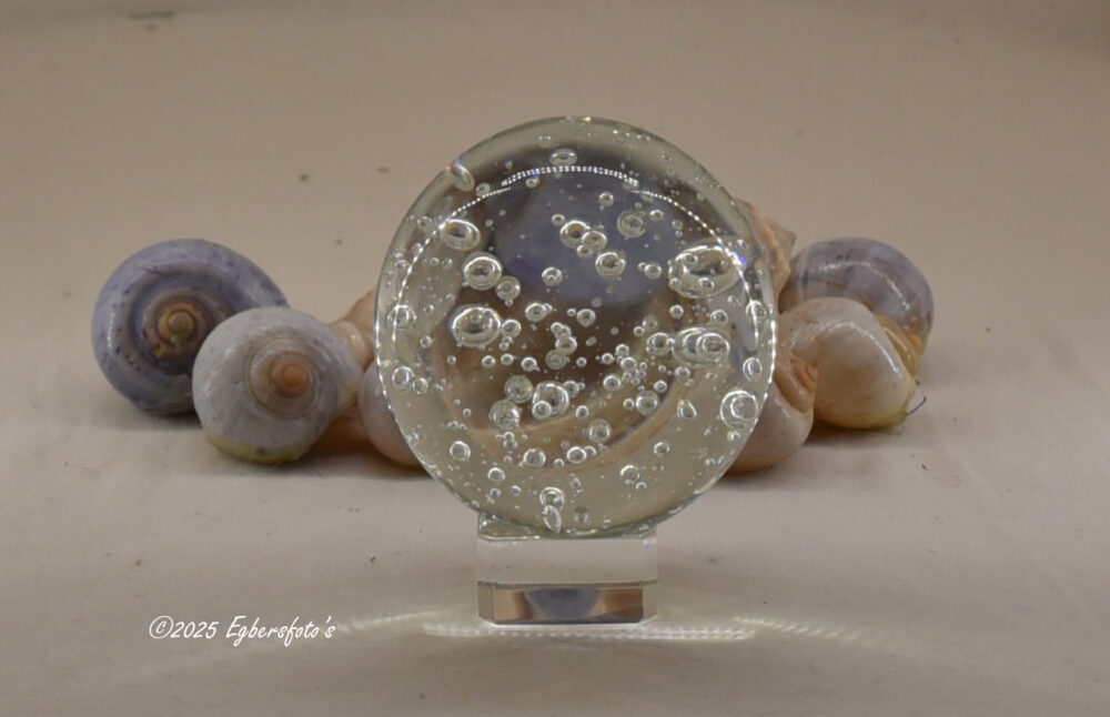 Glazenbol met luchtbellen