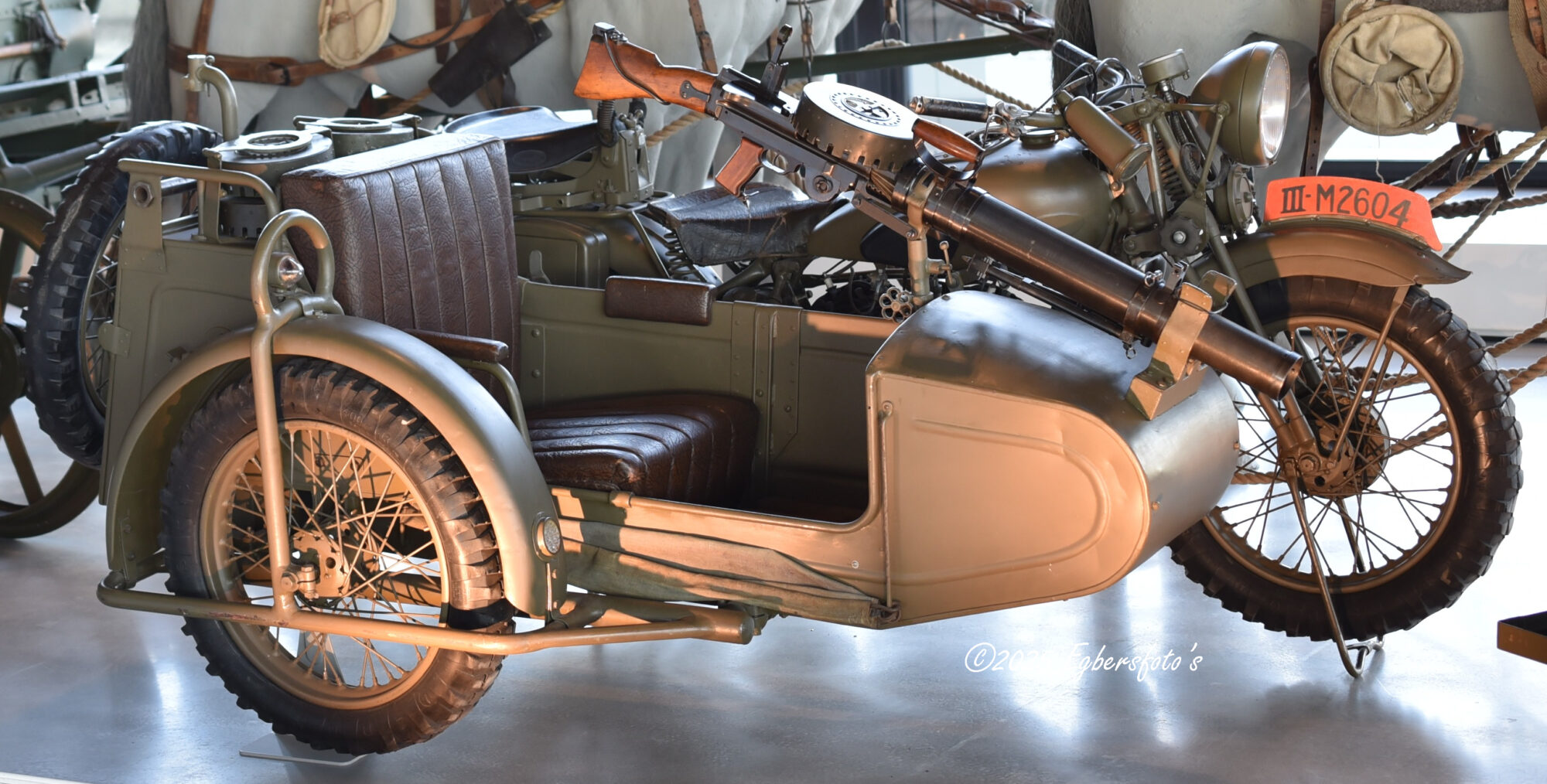 BSA motorfiets met zijspan